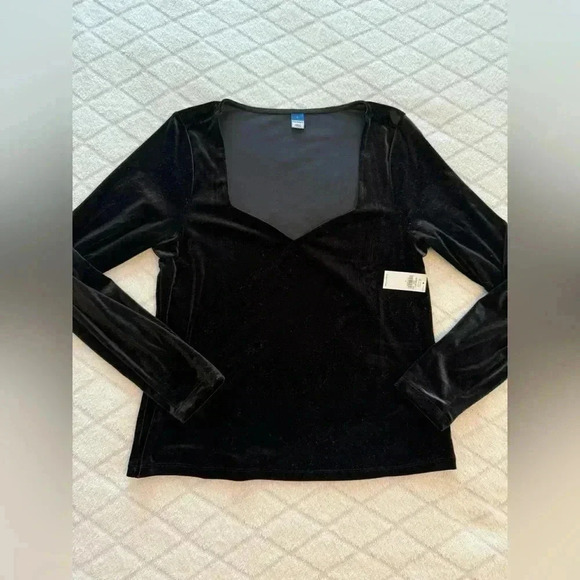 NWT old Navy black velour/velvet top size large - Picture 1 of 6